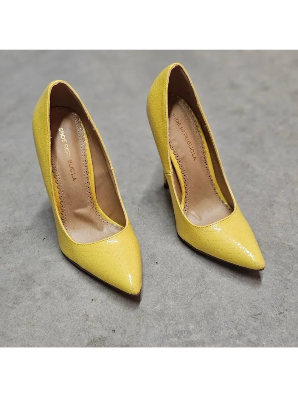 Yellow High Heel Pumps With Faux Snakeskin Texture & Pointed Toe Design